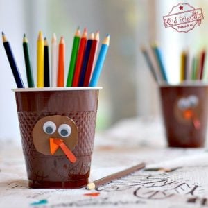Adorable and Easy DIY Turkey Coloring Cups for the Kids at the Thanksgiving Table