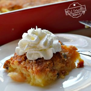 Pineapple Dump Cake Recipe - Easy, Fun and Delicious! Fun to make with the kids - www.kidfriendlythingstodo.com