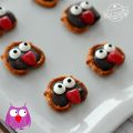 Chocolate Covered Pretzel Valentine Owls - A Simple and Fun Treat for Kids - So easy and perfect for Valentine's Day parties or just fo fun. www.kidfriendlythingstodo.com