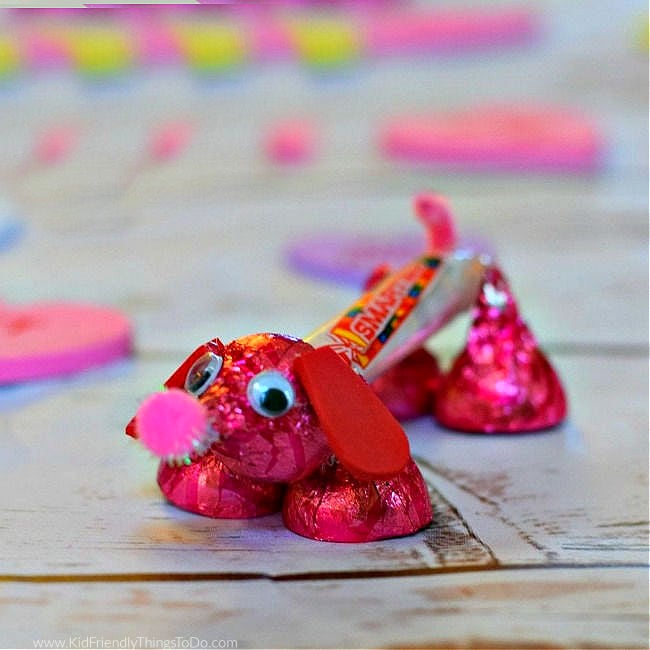 You are currently viewing Make a Candy Dog for a Fun Kid’s Valentine’s Day Craft and Treat