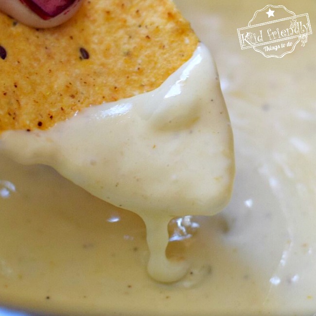 You are currently viewing Crock Pot or Saucepan White Queso Blanco Dip Recipe – Easy and Delicious!