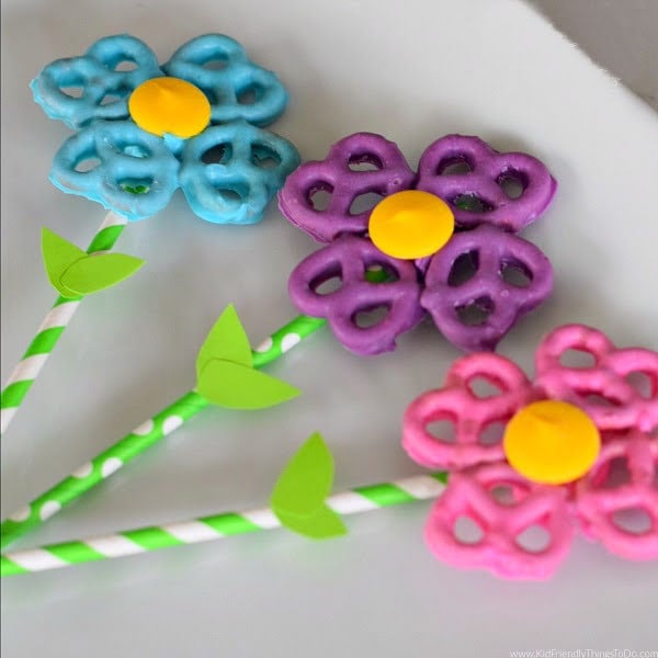 flower chocolate covered pretzels