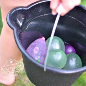 Read more about the article Water Balloon Hunt Outdoor Game for Kids to Play