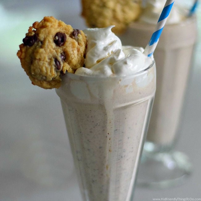You are currently viewing Vanilla Chocolate Chip  Cookie Milkshake Recipe