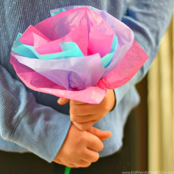 Pipe cleaner flowers - This crafty family