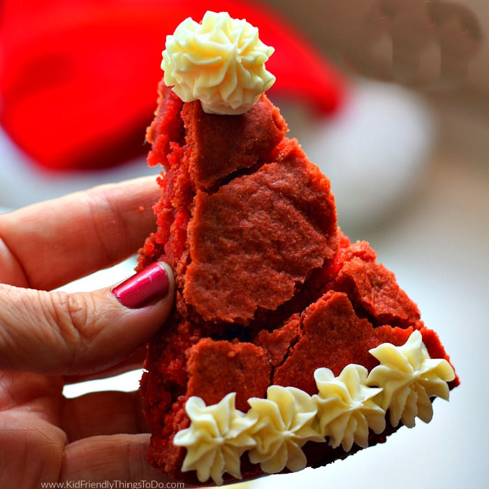 You are currently viewing Blonde Brownie Santa Hat – A Cute Christmas Dessert | Kid Friendly Things To Do