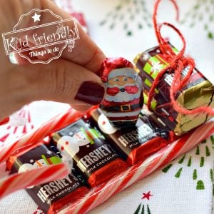 Making a Christmas candy sleigh