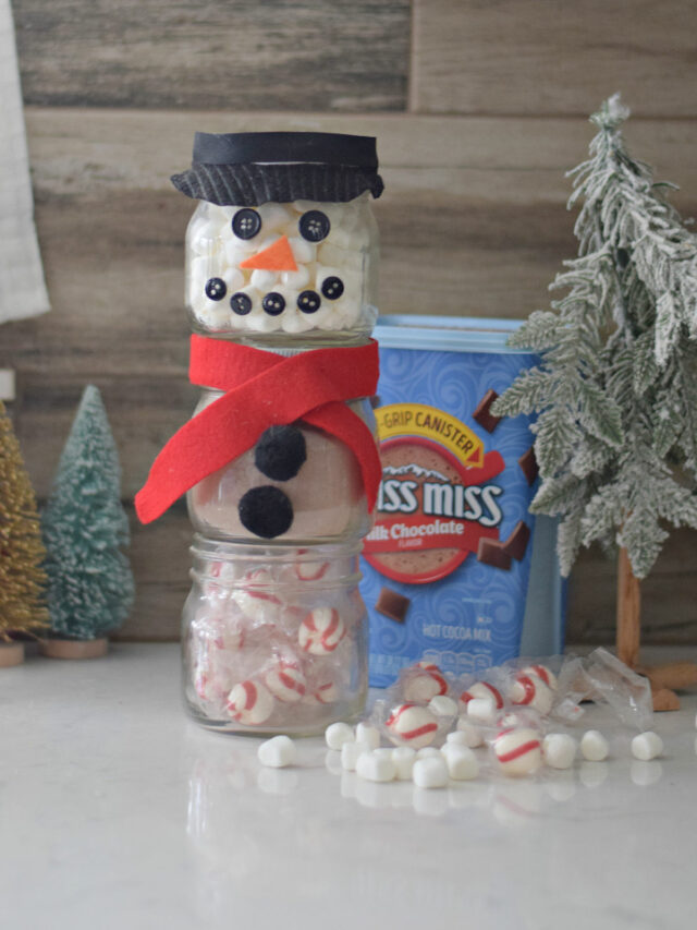 DIY Snowman Hot Chocolate Kit in Jars - Story - Kid Friendly Things to Do