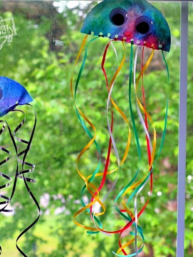 Jellyfish Sun Catchers – Story