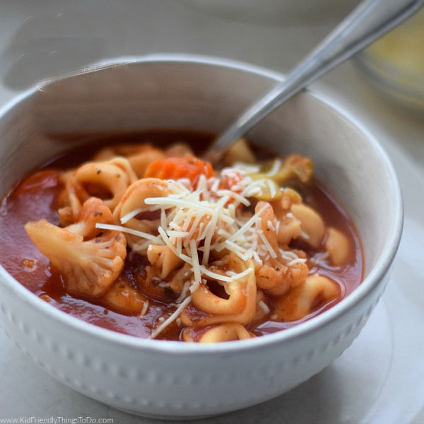 You are currently viewing {So Easy} Delicious Tortellini Soup Recipe – Only 4 Ingredients