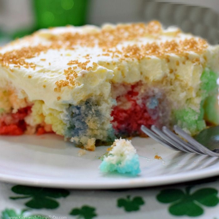 Read more about the article Easy Rainbow Jello Poke Cake Recipe
