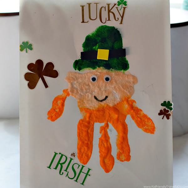 You are currently viewing An Adorable Puffy Paint Leprechaun Handprint Leprechaun { A St. Patrick’s Day Craft}