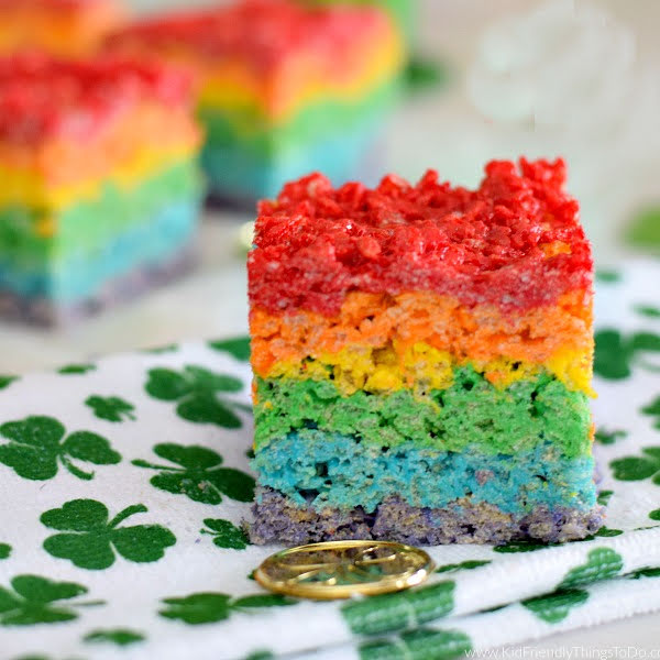 You are currently viewing {No Bake} St. Patrick’s Day Dessert – Rainbow Rice Krispies Treats