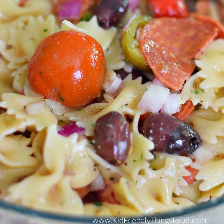 Read more about the article Easy Greek Pasta Salad Recipe {So Good!}