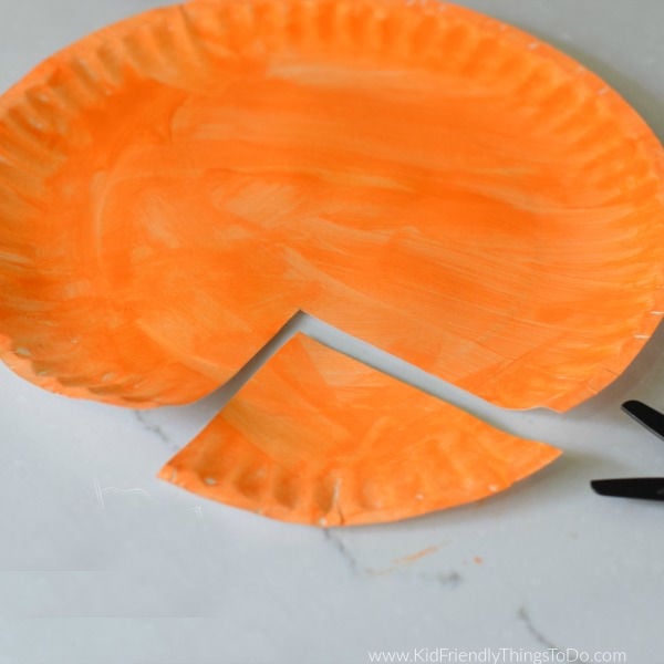 making paper plate fish craft 