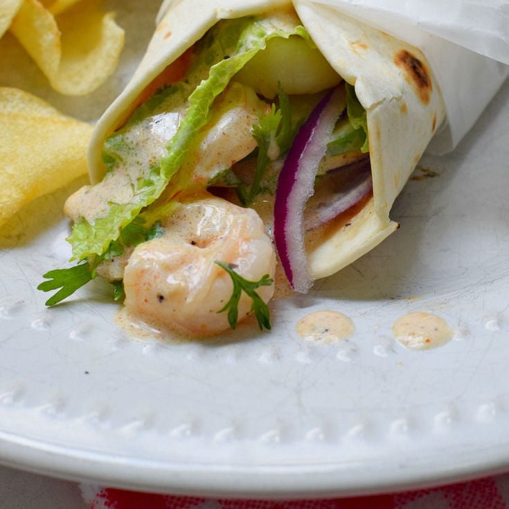 You are currently viewing {Healthy} Shrimp Wraps with Creamy Cajun Dressing