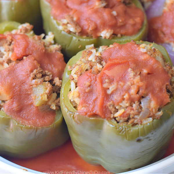 You are currently viewing Stuffed Peppers Recipes {with beef and zucchini}