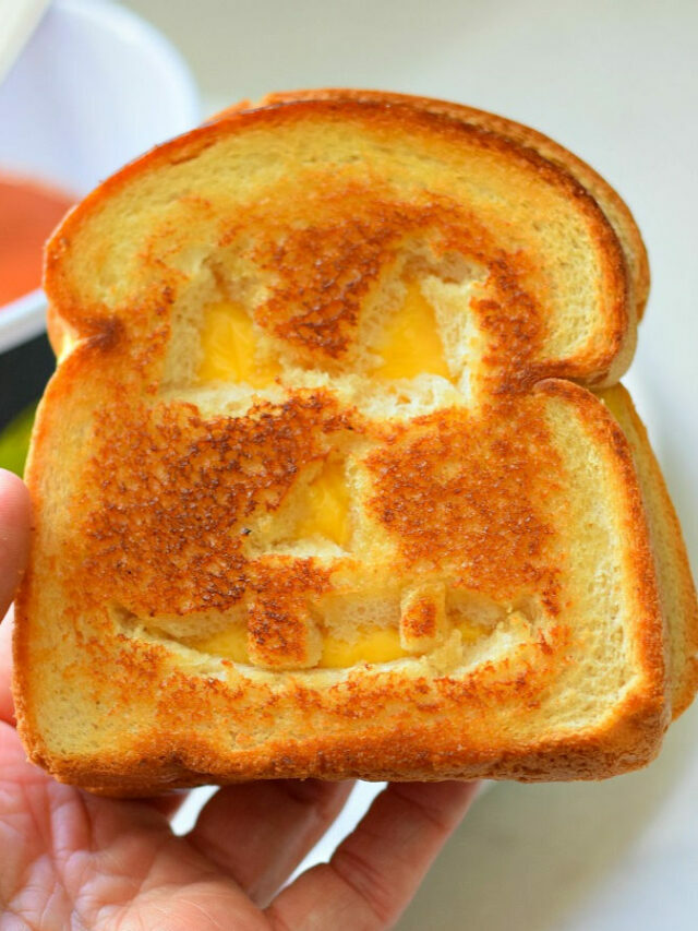 Jack-O-Lantern Grilled Cheese – Story