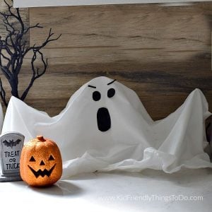 fabric ghosts for Halloween