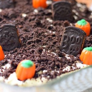 graveyard cookie dessert for Halloween