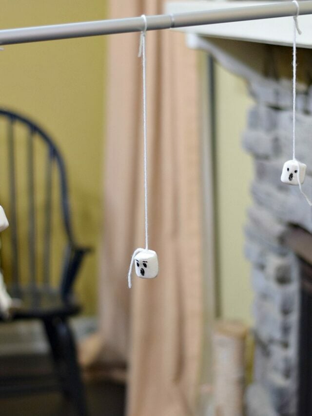 Marshmallow Ghosts on a String {Halloween Game} – Story