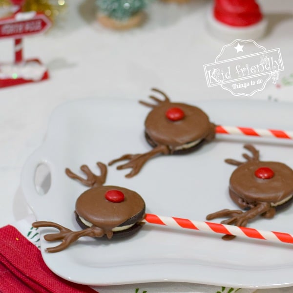 You are currently viewing Rudolph Oreo Pops | Kid Friendly Things To Do