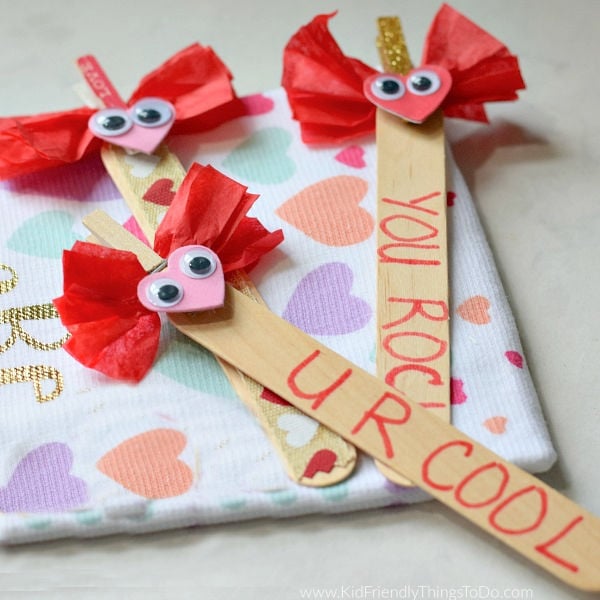 Read more about the article Love Bug Valentine Bookmark Craft for Kids