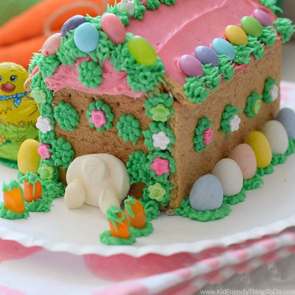 Read more about the article Make an Easter Graham Cracker House
