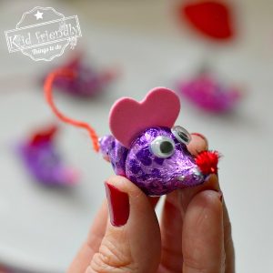 Hershey’s Kisses Mice {A Valentine Craft for Kids} | Kid Friendly Things To Do