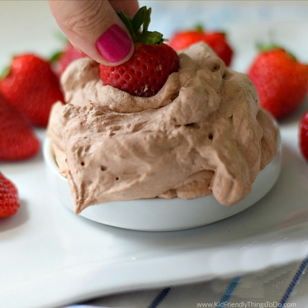 You are currently viewing Homemade Chocolate Whipped Cream Recipe