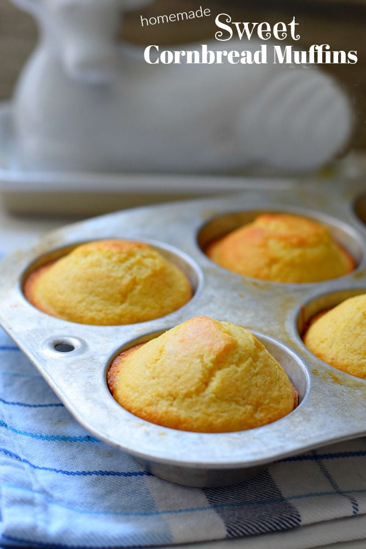 homemade sweet cornbread muffins 