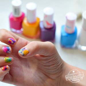 Read more about the article How To Tie-Dye Fingernails {Easy} | Kid Friendly Things To Do