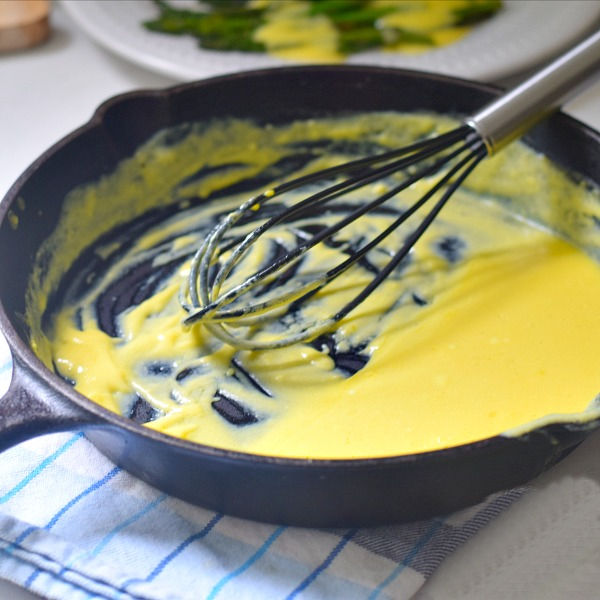 Read more about the article Easy Orange Hollandaise Sauce Recipe