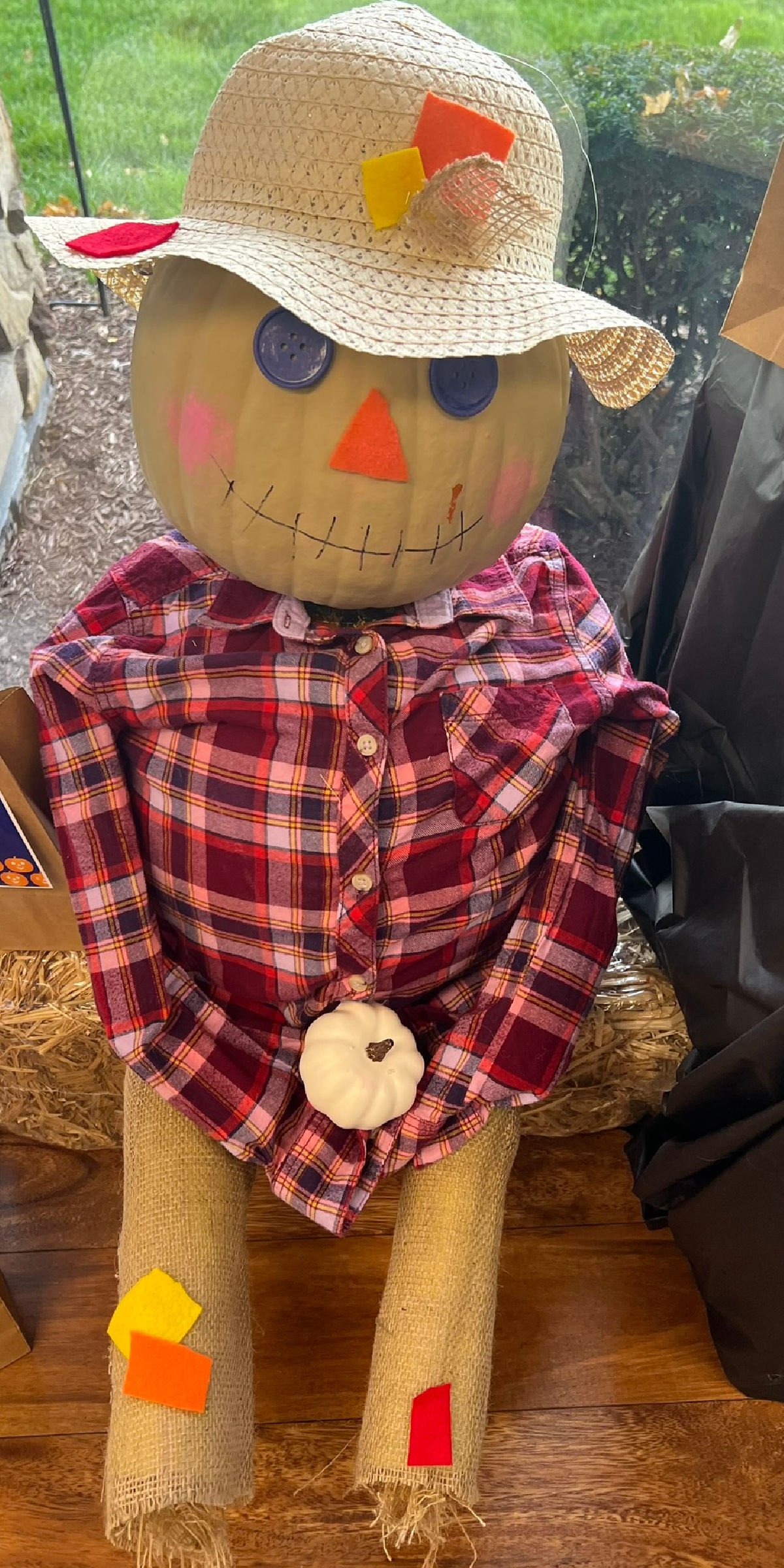 scarecrow pumpkin idea