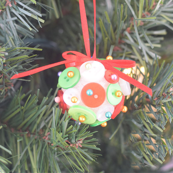 DIY Button ornament with kids