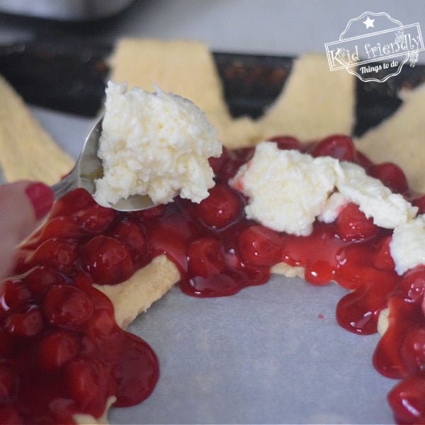 how to make a cream cheese and cherry crescent ring 