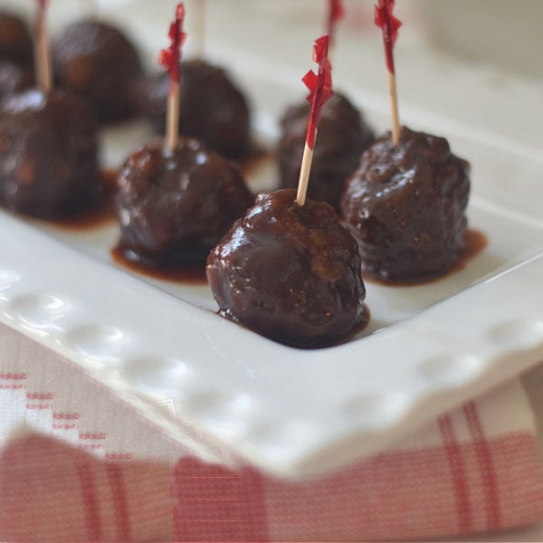 You are currently viewing Grape Jelly with Chili Sauce Meatball Appetizer