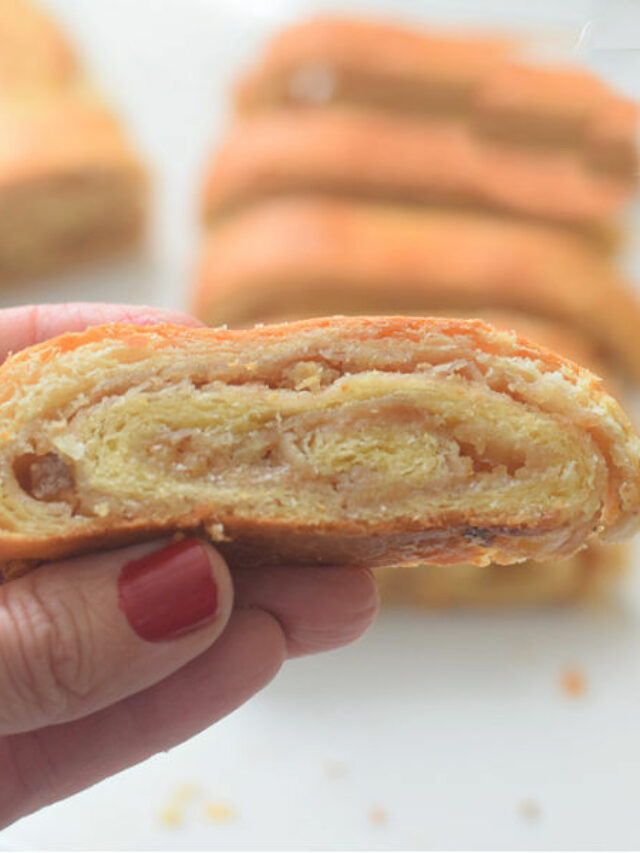 Italian sweet nut roll recipe