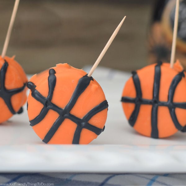 basketball chocolate covered Oreo cookie treat