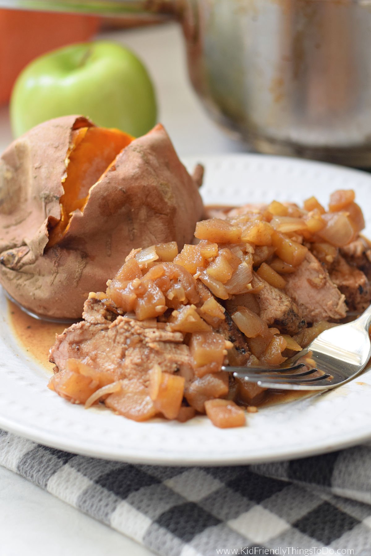 pork tenderloin with apple chutney
