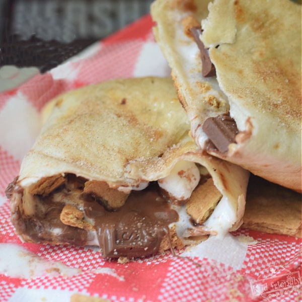 Read more about the article Easy Grilled S’mores Burritos {The best}
