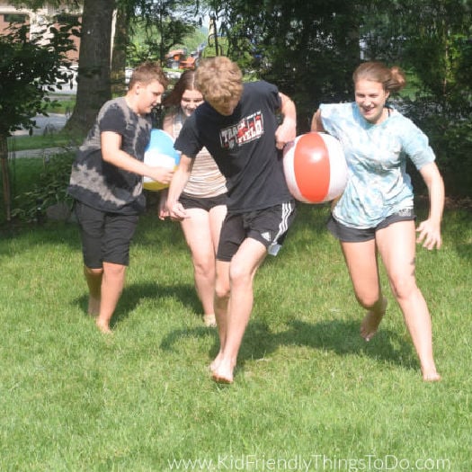 You are currently viewing Beach Ball Relay Race {Fun Outdoor Game!}