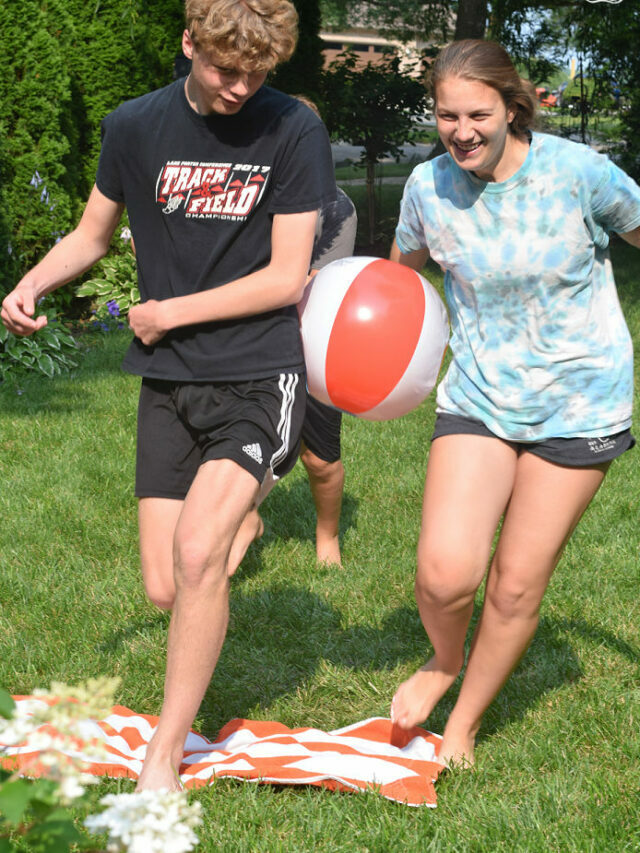 Beach Ball Relay Race – Story