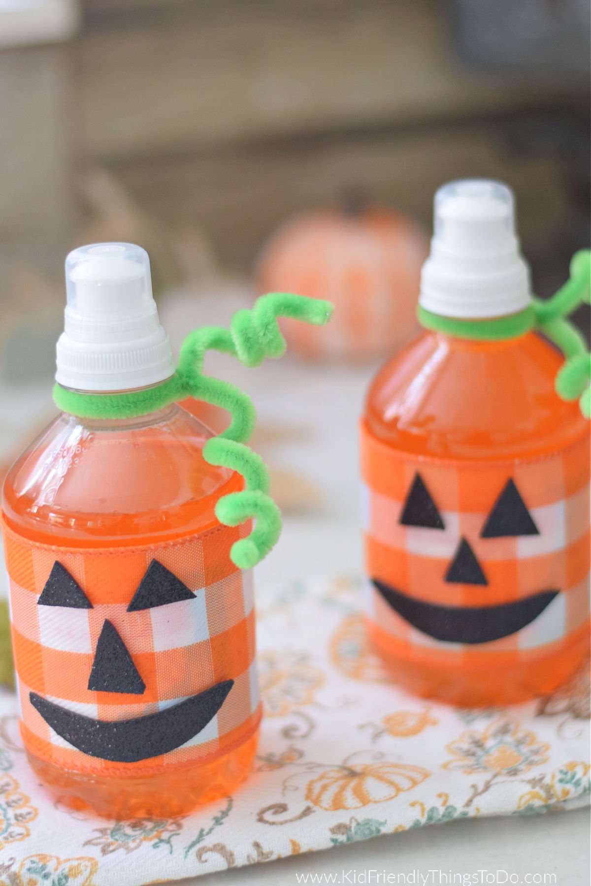 Jack-O-Lantern Halloween Drinks 