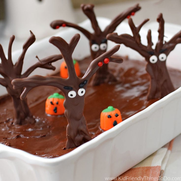 Read more about the article Haunted Forest Halloween Brownies {So Cute!}