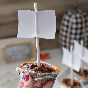 mini pecan pie boat shaped for Thanksgiving
