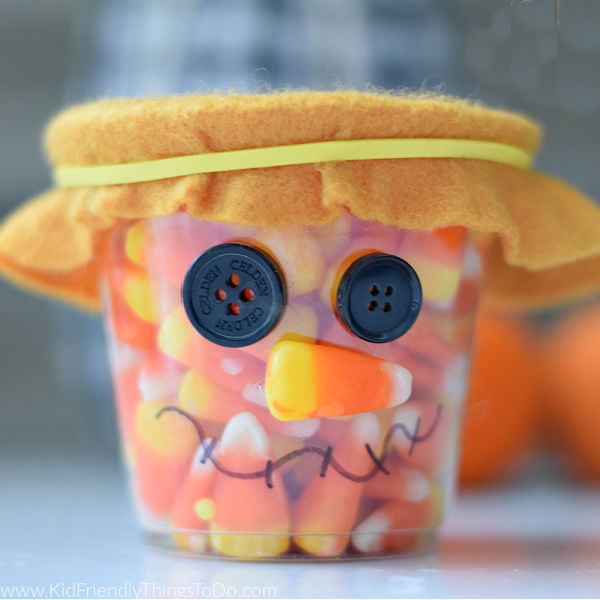 Read more about the article Plastic Cup Scarecrow Craft & Treat Holder