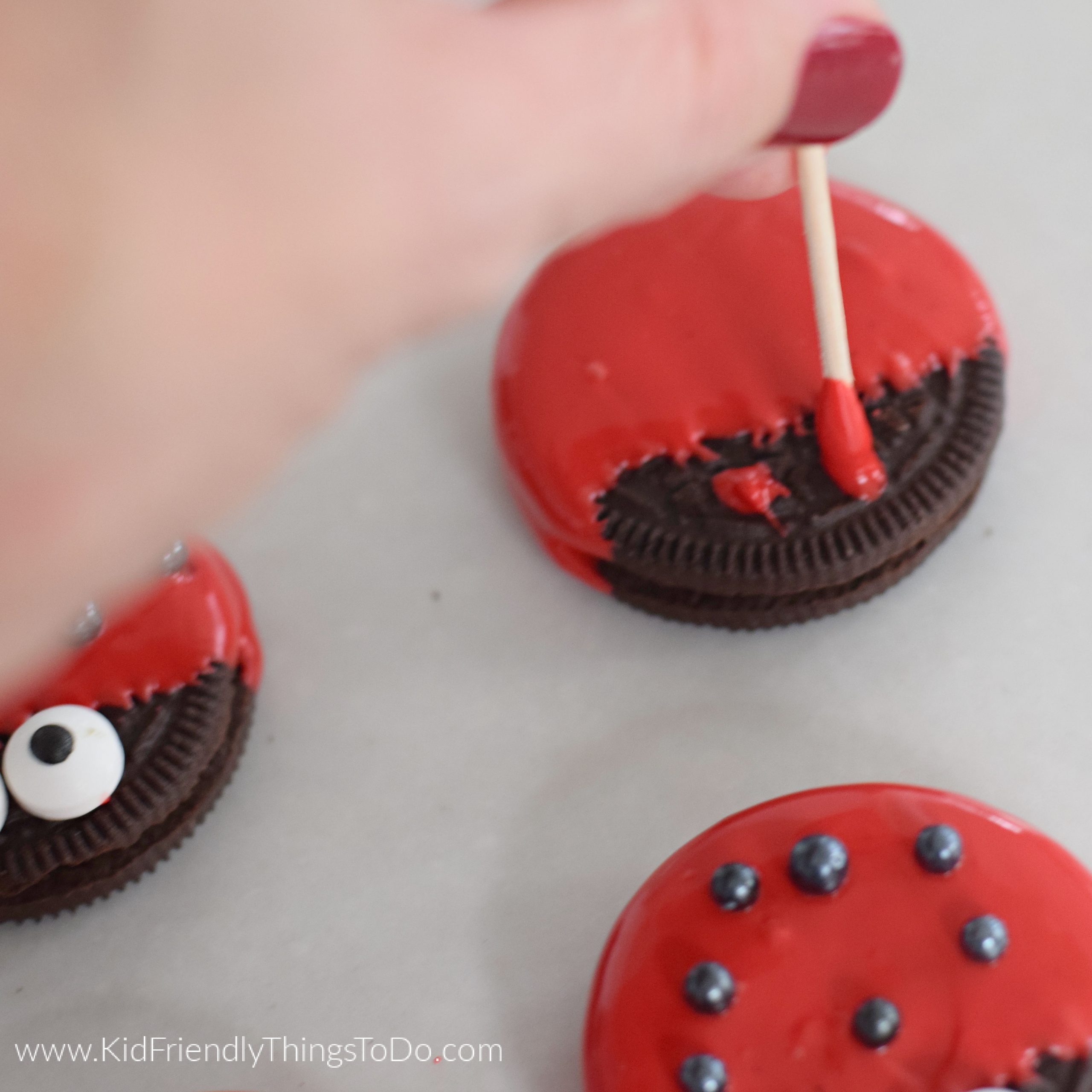 making love bug Oreo Cookies