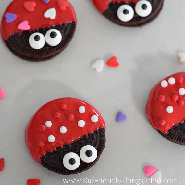Love Bug Oreo Cookie Valentine {So Easy to Make!} | Kid Friendly Things To Do