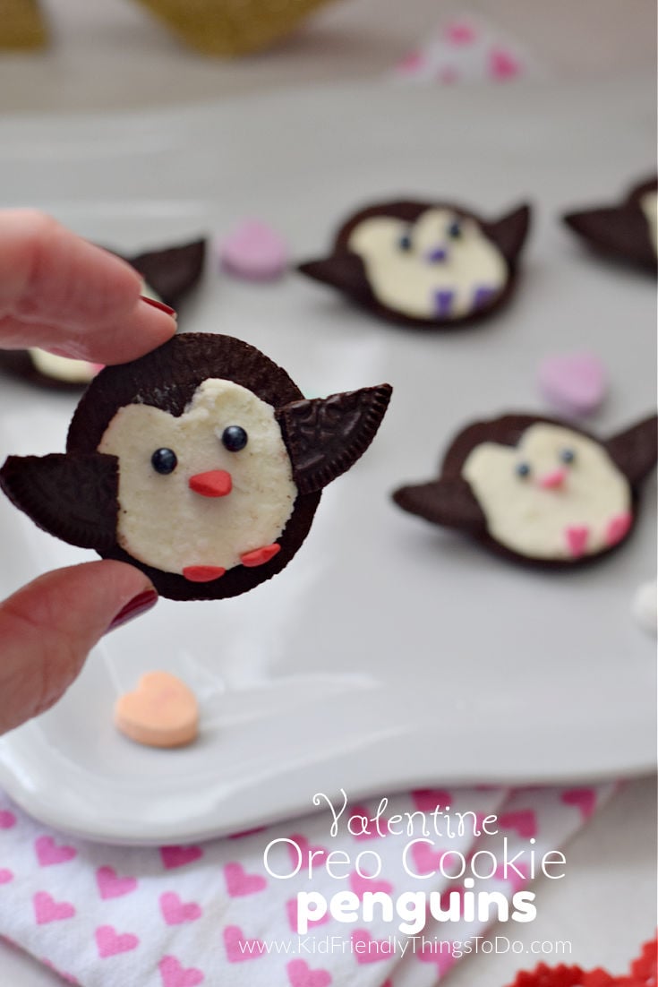 Valentine's Day Oreo Cookies 